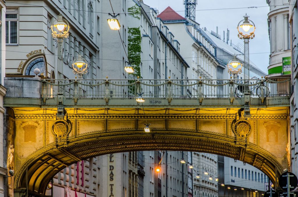 Hohe Brücke