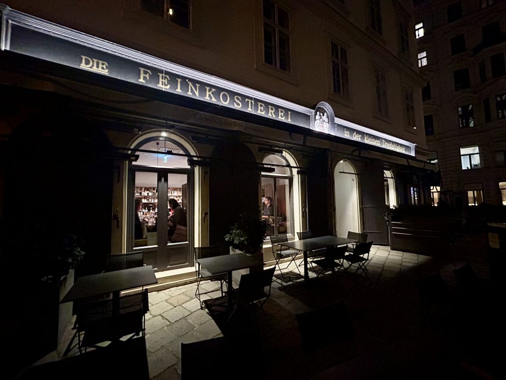 Feinkosterei am Judenplatz. Foto Veronika Schöll